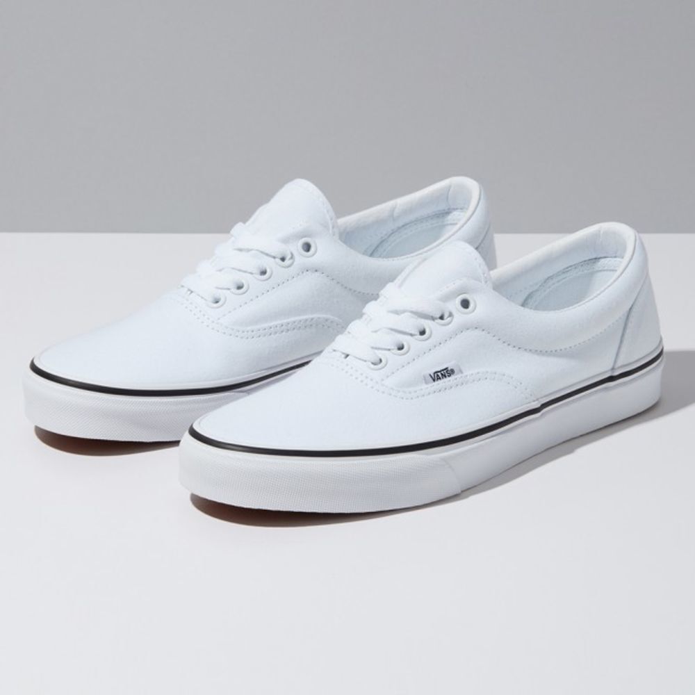 Vans era hotsell triple white