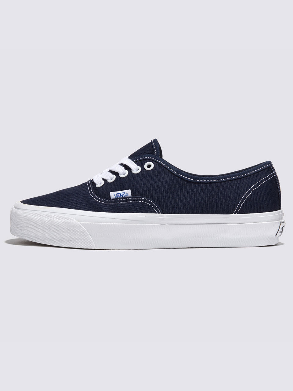セール 登場から人気沸騰 オーセンティック｜VANS（ヴァンズ）公式オンラインストア 靴