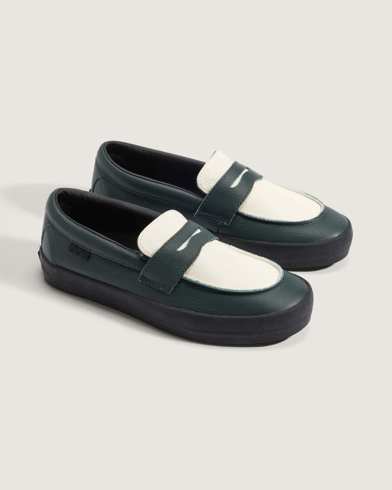 vans ローファー　レザー VANS バンズ ローファー SKATE LOAFER スケートローファー BLACK