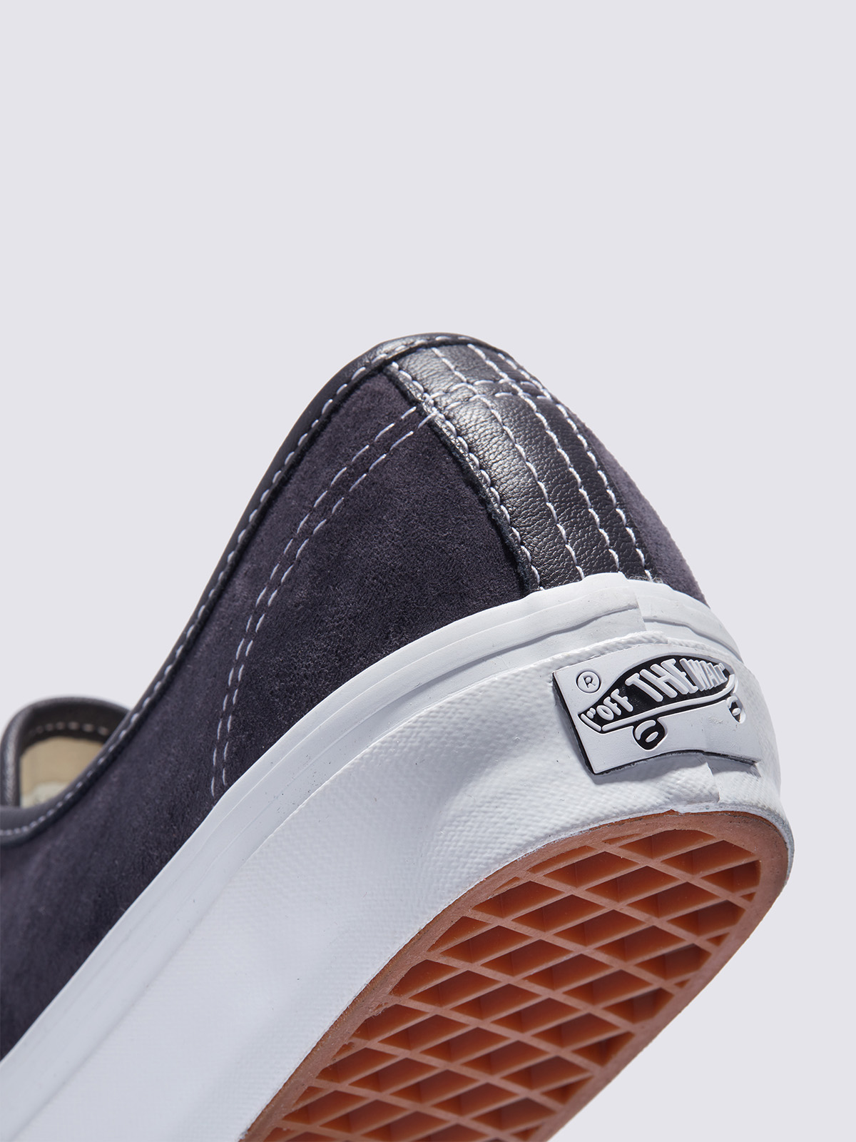 PREMIUM オーセンティック 44 ピッグスエード| VANS（ヴァンズ