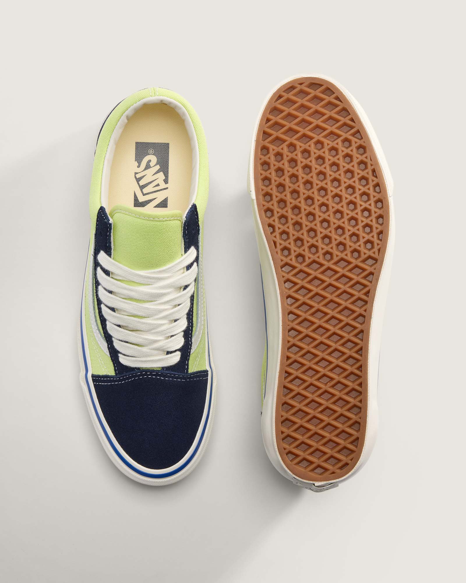 PREMIUM オールドスクール| VANS（ヴァンズ）公式ストア