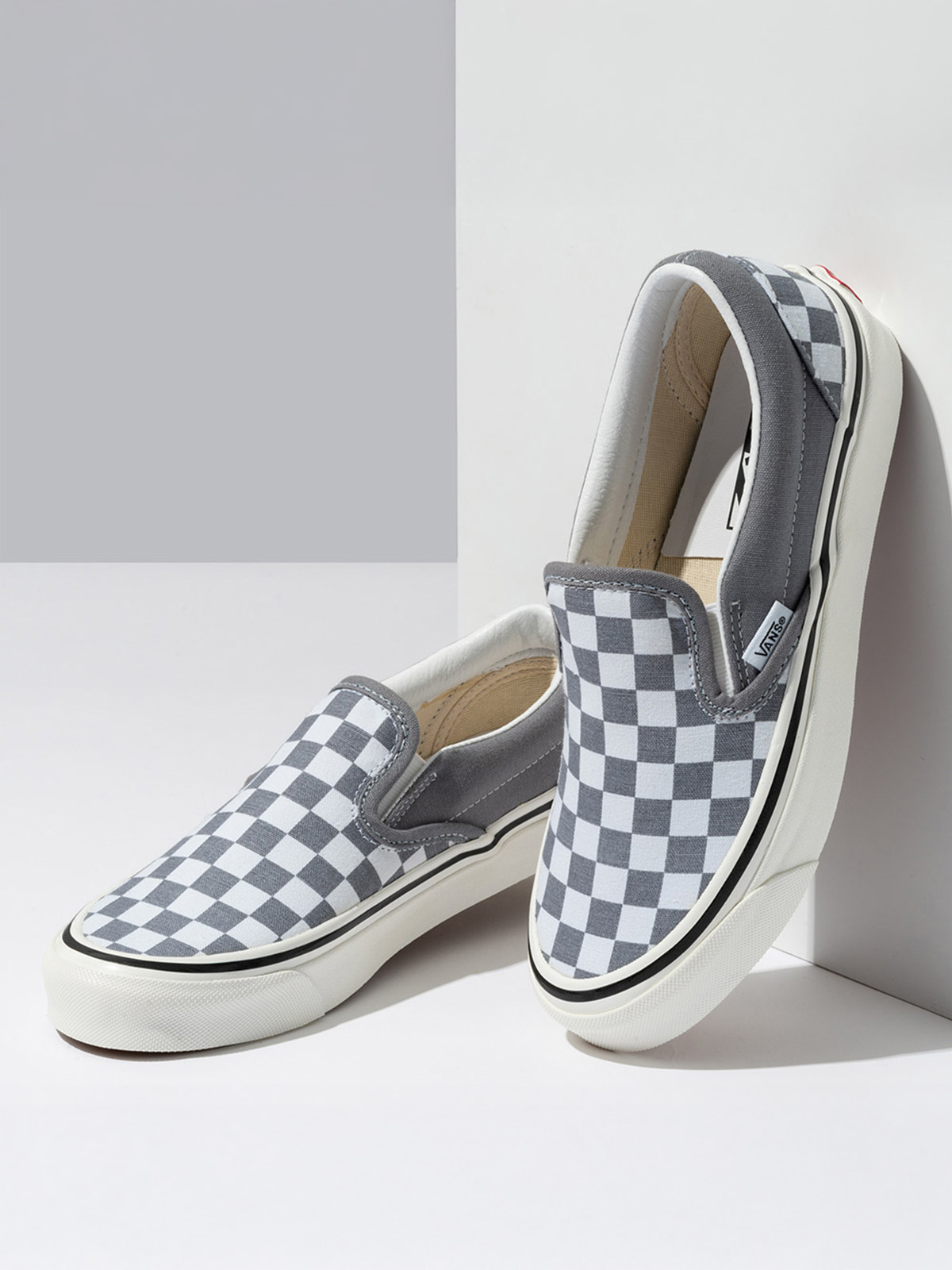 アナハイムファクトリー クラシック スリッポン 98 DX| VANS（ヴァンズ）公式ストア