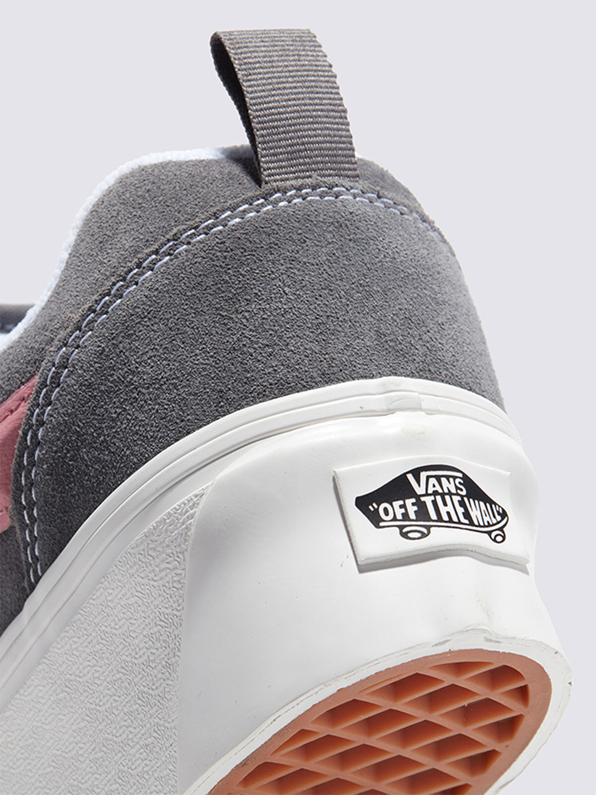 ニュースタック| VANS（ヴァンズ）公式ストア