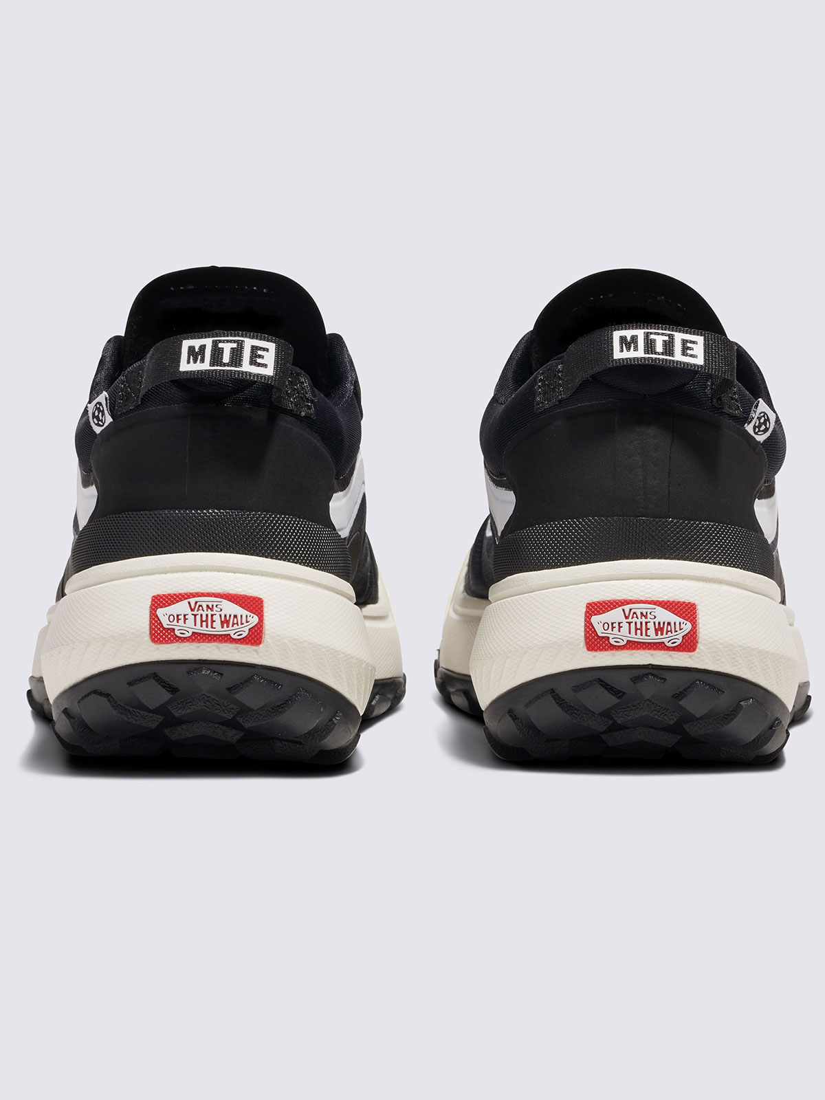 VANS ★ 撥水性とクッショニングの一足 MTE クロスパス シューズ MTE クロスパス| VANS（ヴァンズ）公式ストア