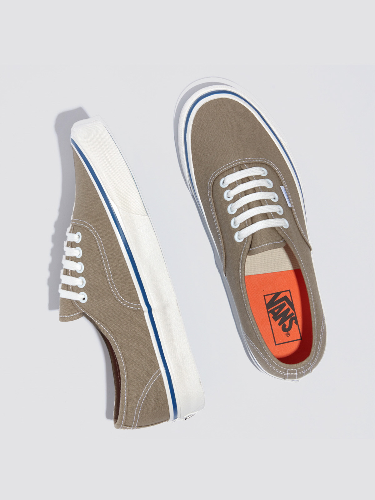 アナハイムファクトリー オーセンティック 44 デッキ DX| VANS（ヴァンズ）公式ストア