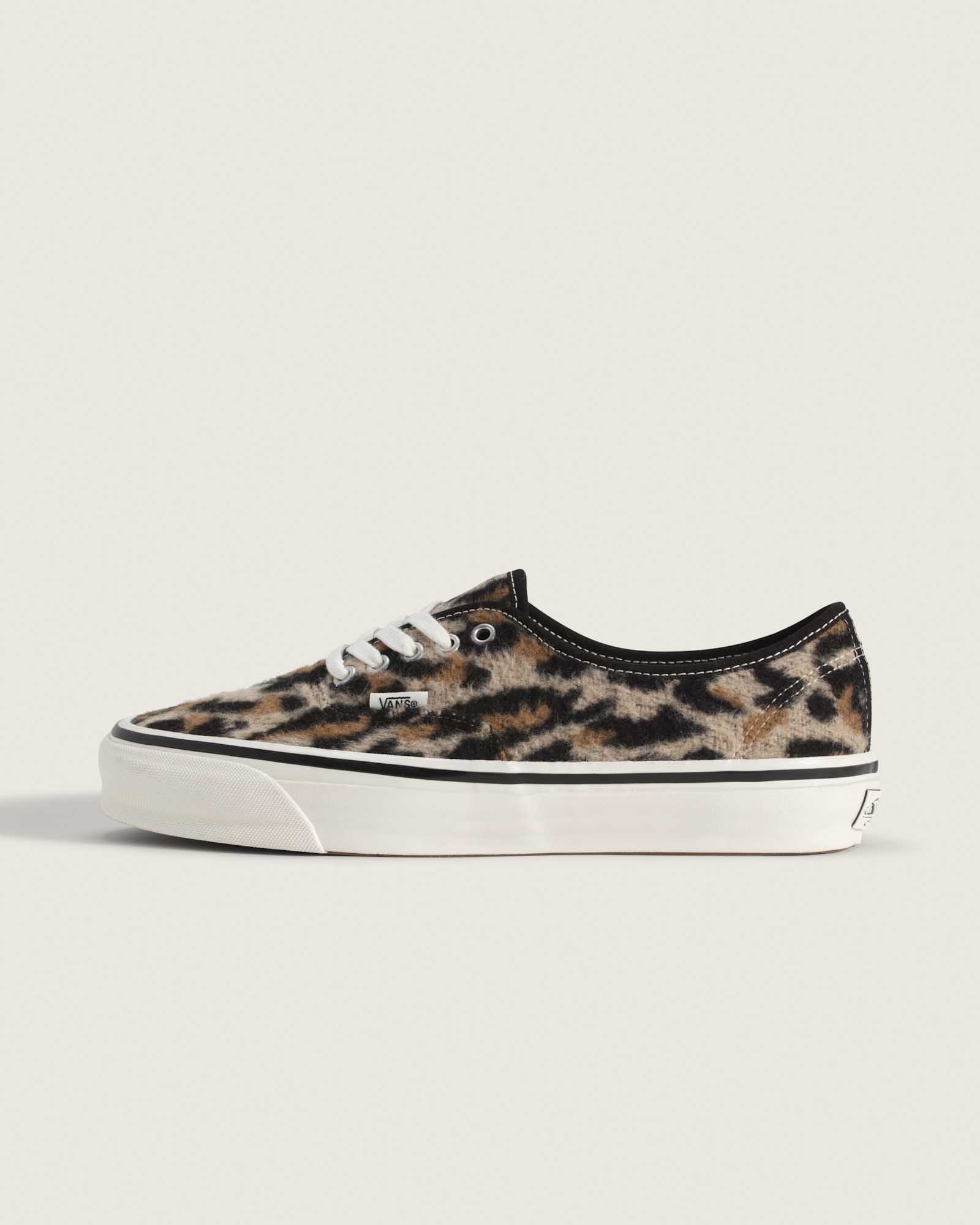 新品VANS AUTHENTIC LEOPARD オーセンティック ぽこ 楽天市場】VANS バンズ スニーカー ALVA SKATES AUTHENTIC 44 DX