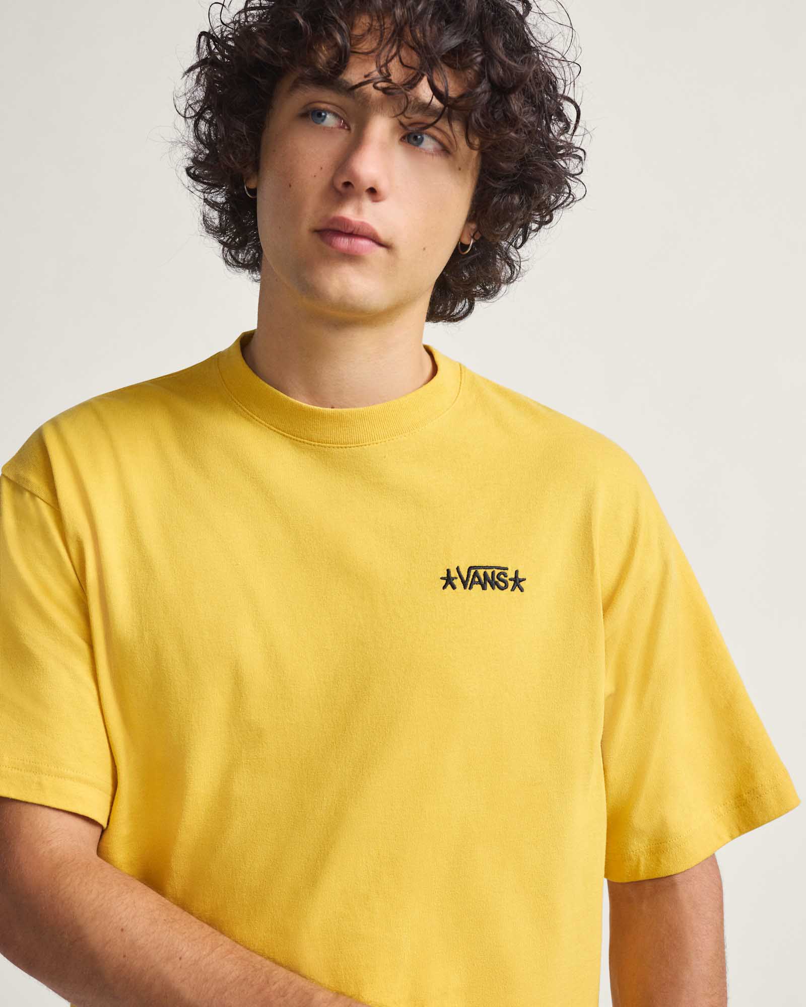 スケート HUG Tシャツ by Atiba Jefferson image number 2