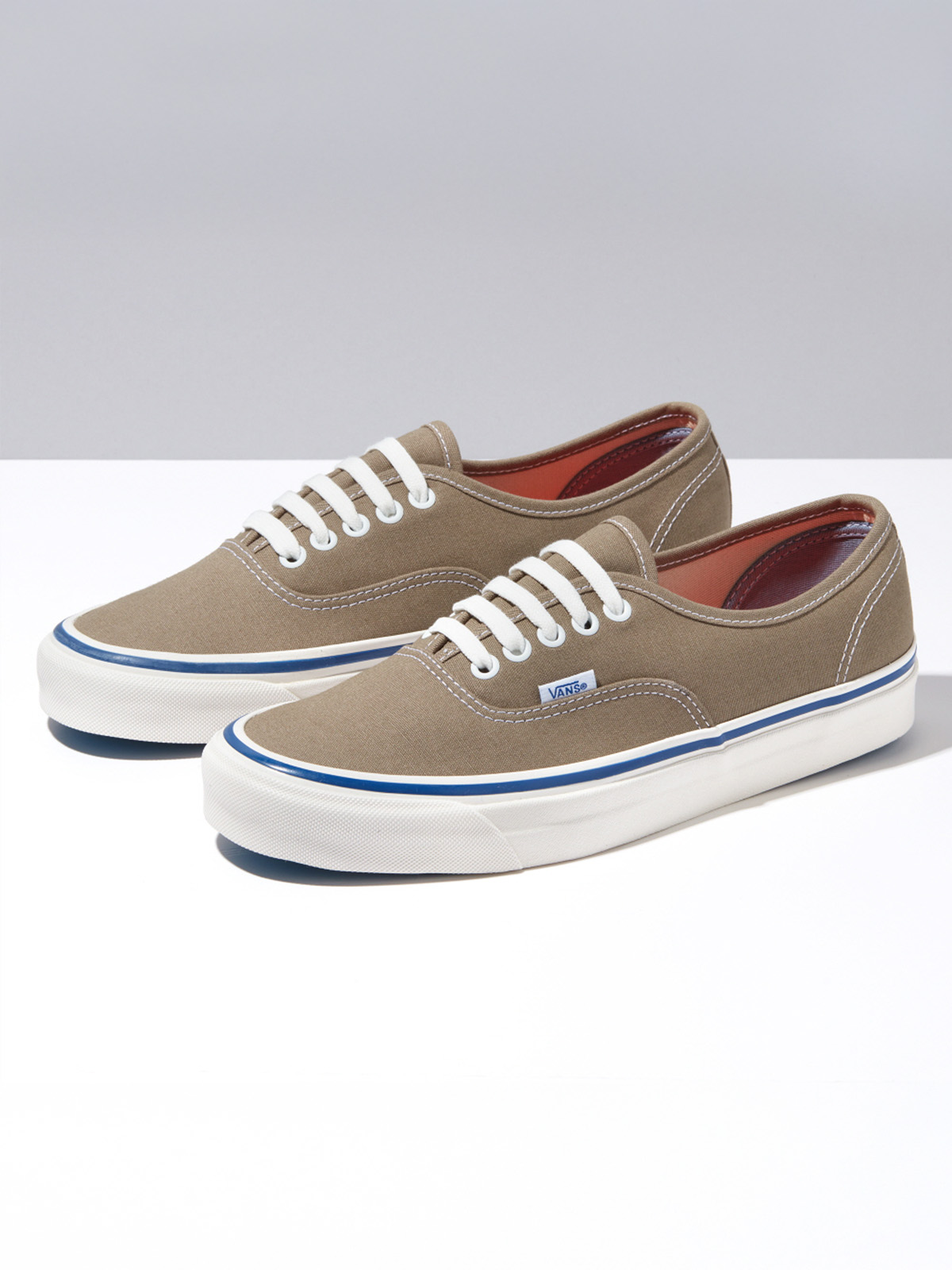 アナハイムファクトリー オーセンティック 44 デッキ DX| VANS（ヴァンズ）公式ストア