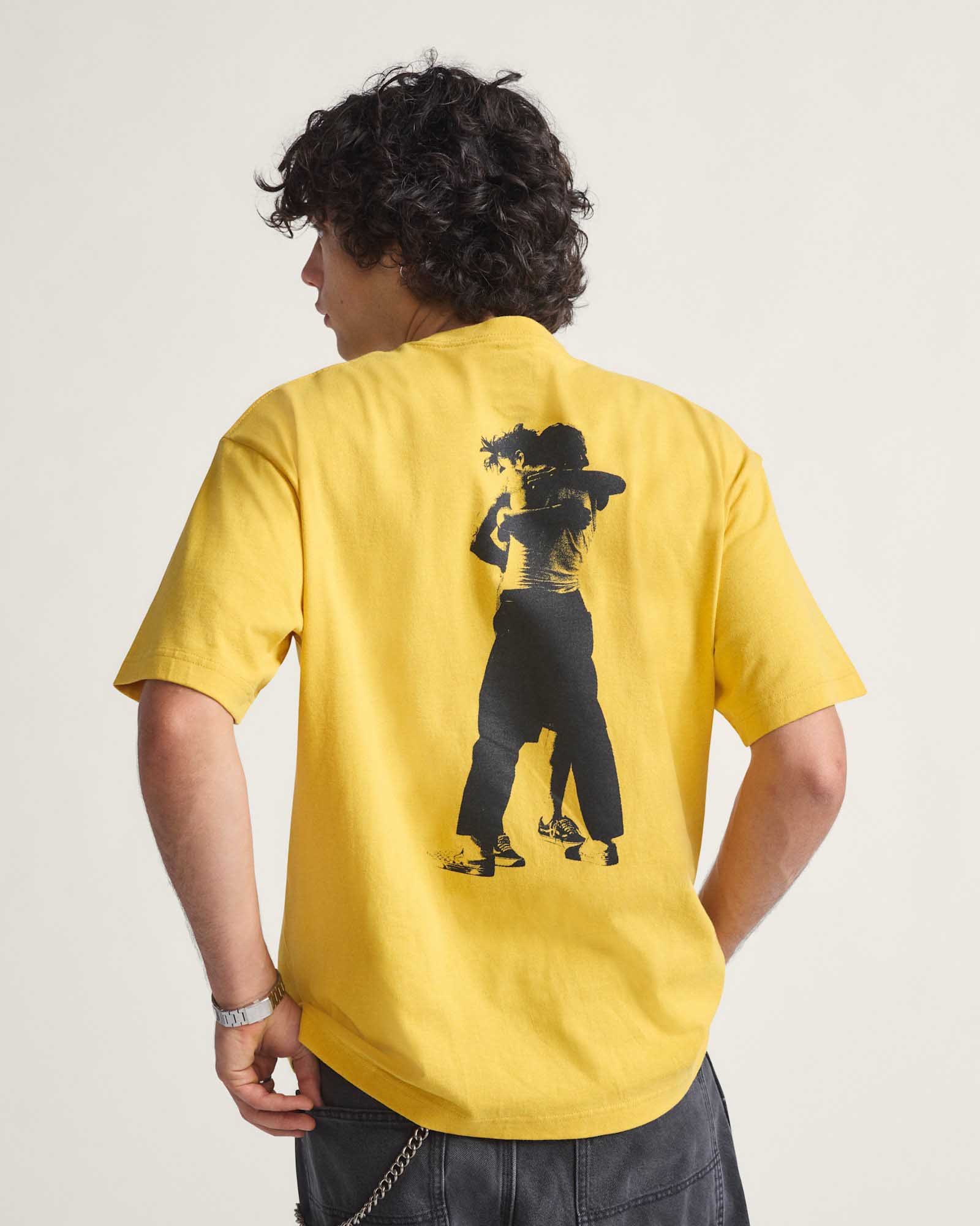 スケート HUG Tシャツ by Atiba Jefferson image number 0