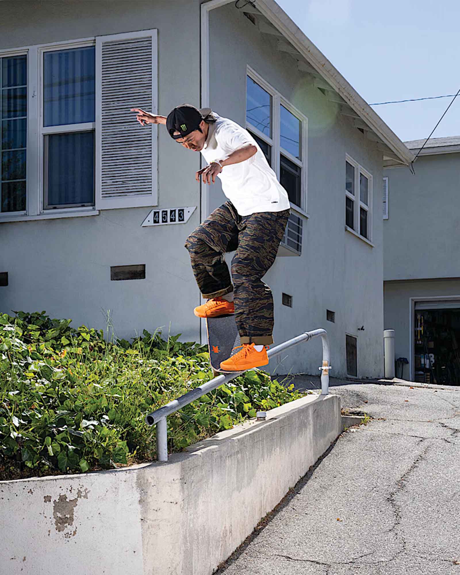 スケート オールドスクール 36+ by Atiba Jefferson| VANS