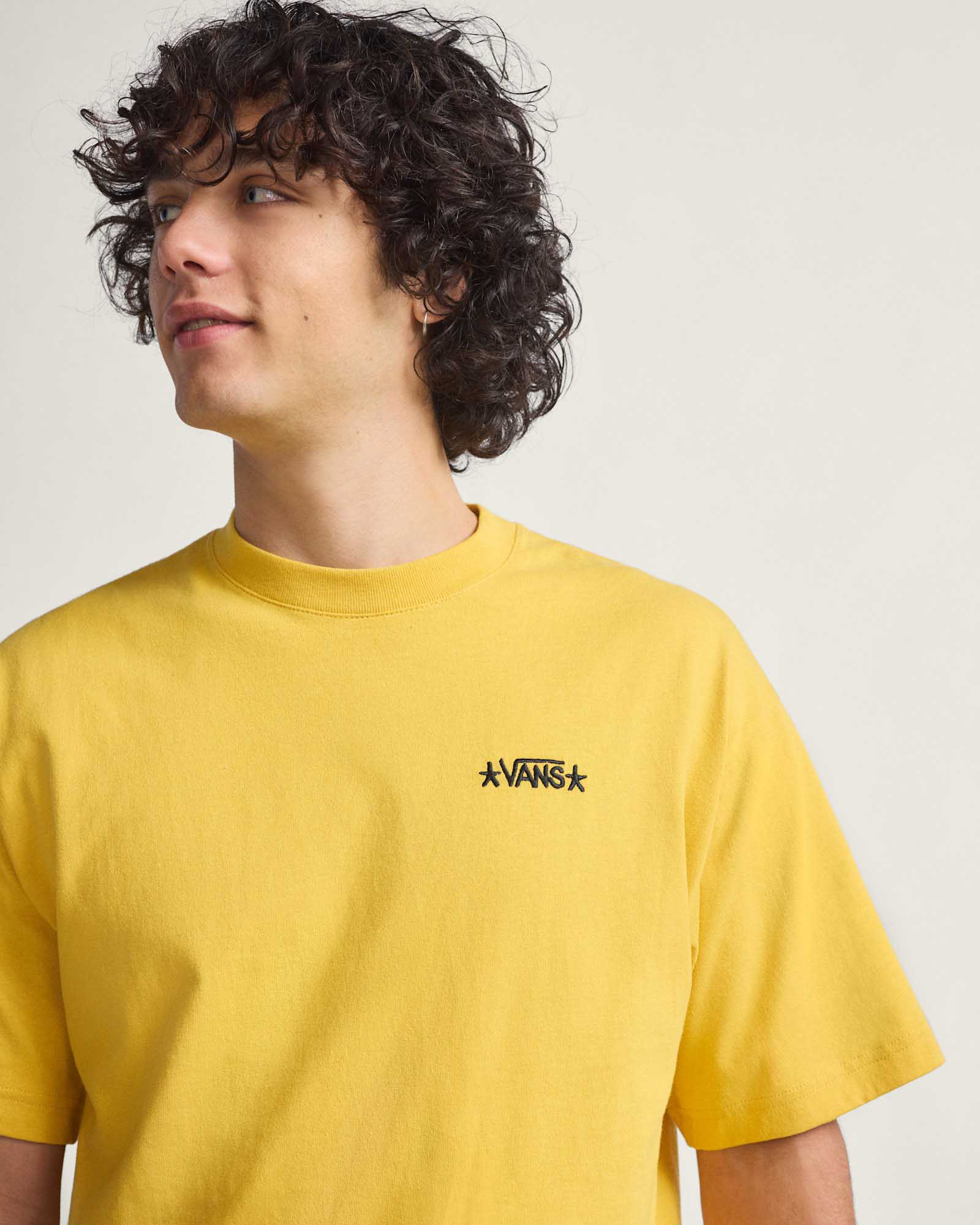 スケート HUG Tシャツ by Atiba Jefferson image number 1