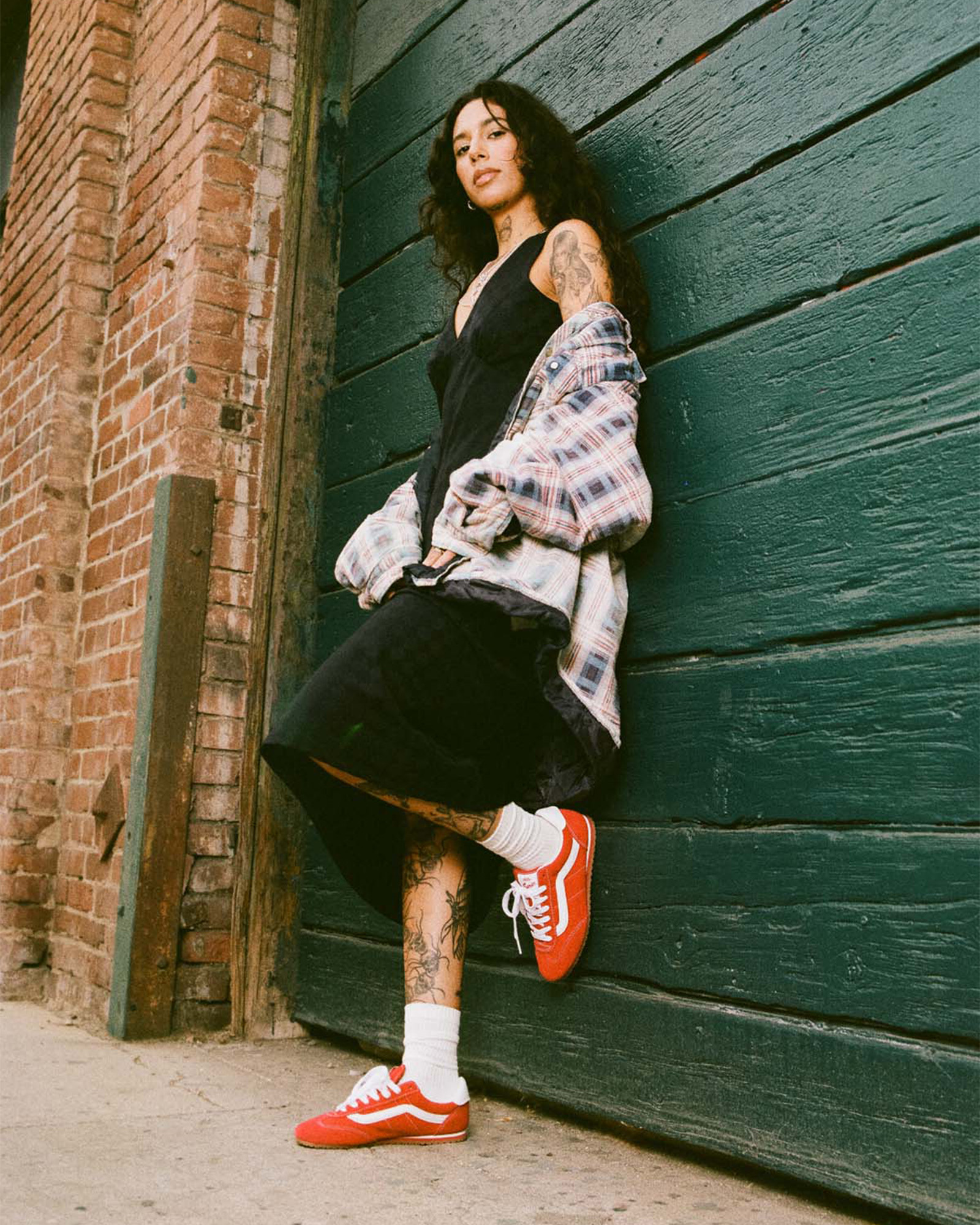 VANS スーパーロープロ レーシング Super Lowpro Shoe in Racing Red | Vans