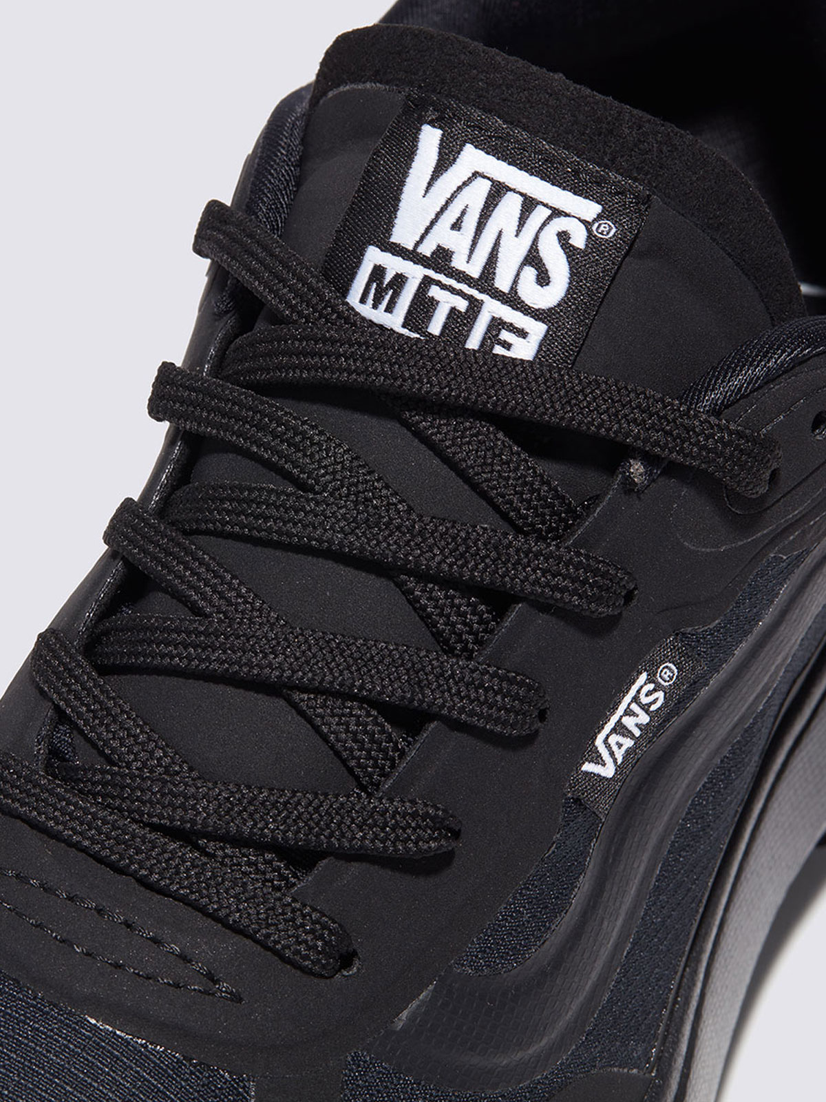 VANS : MTE クロスパス MTE クロスパス ミッド| VANS（ヴァンズ）公式ストア